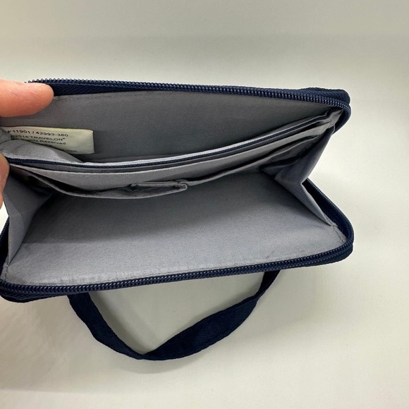 Travelon Zip Around Navy Blue Wallet Wristlet 4x6.5” Coin Section on Outside EUC - Picture 4 of 9